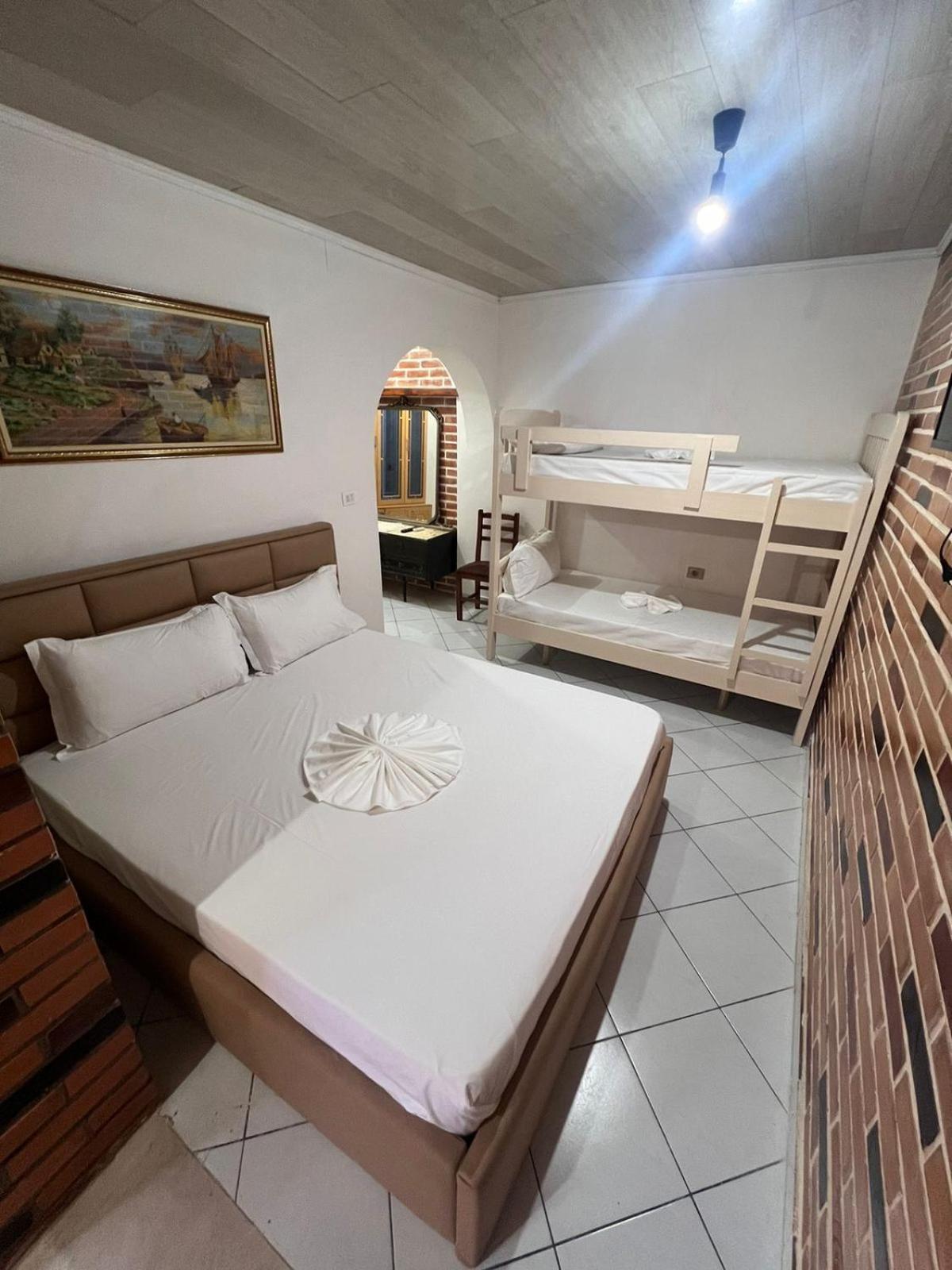 Guest Rooms Arbri Vlorë Exterior foto