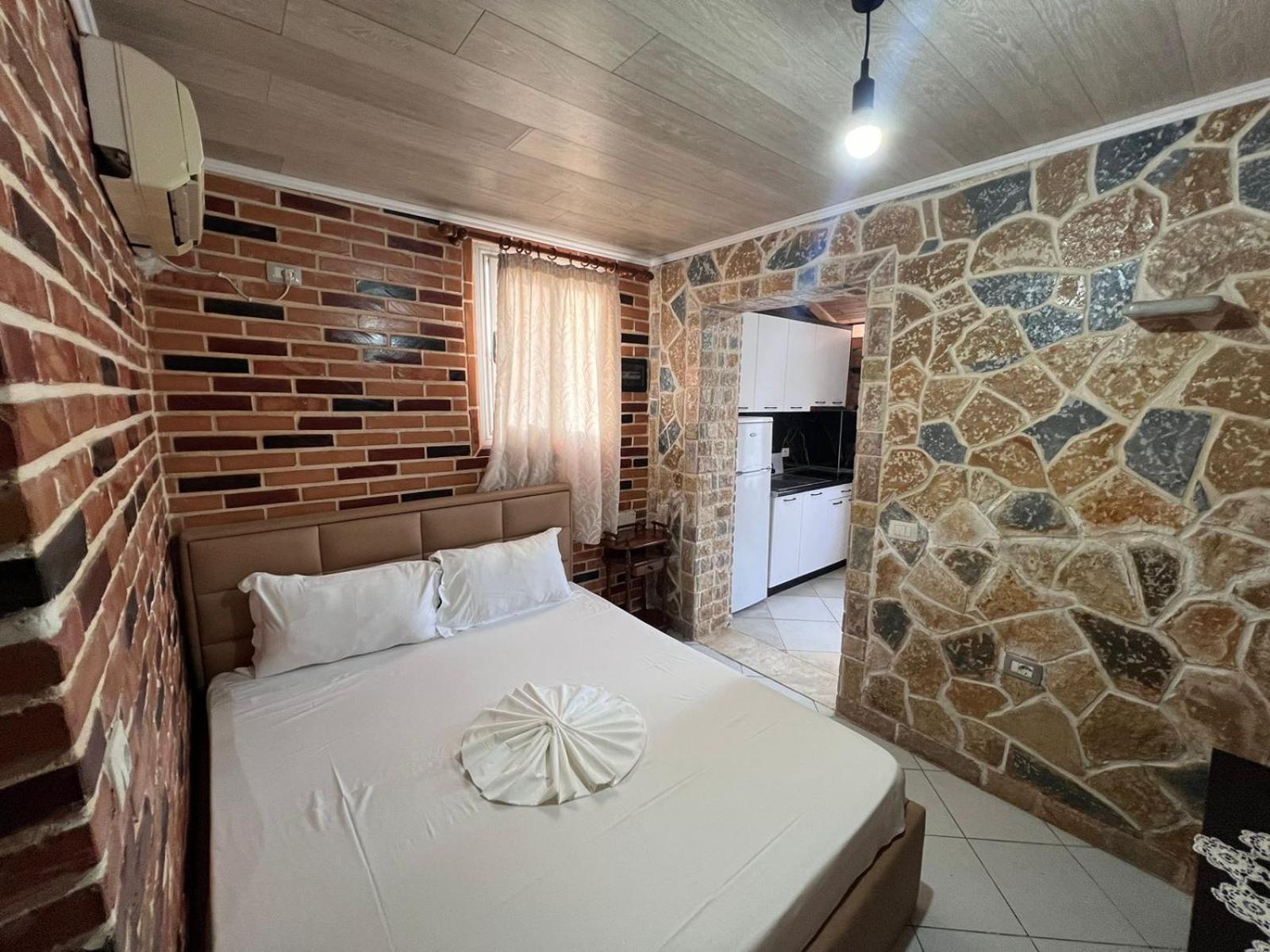 Guest Rooms Arbri Vlorë Exterior foto