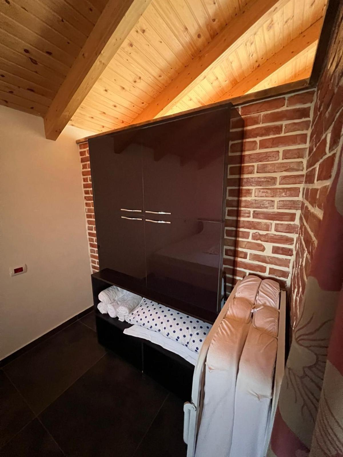 Guest Rooms Arbri Vlorë Exterior foto