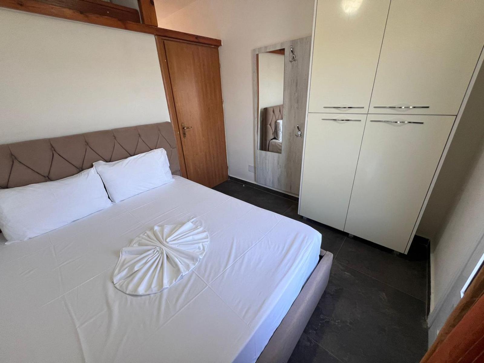 Guest Rooms Arbri Vlorë Exterior foto