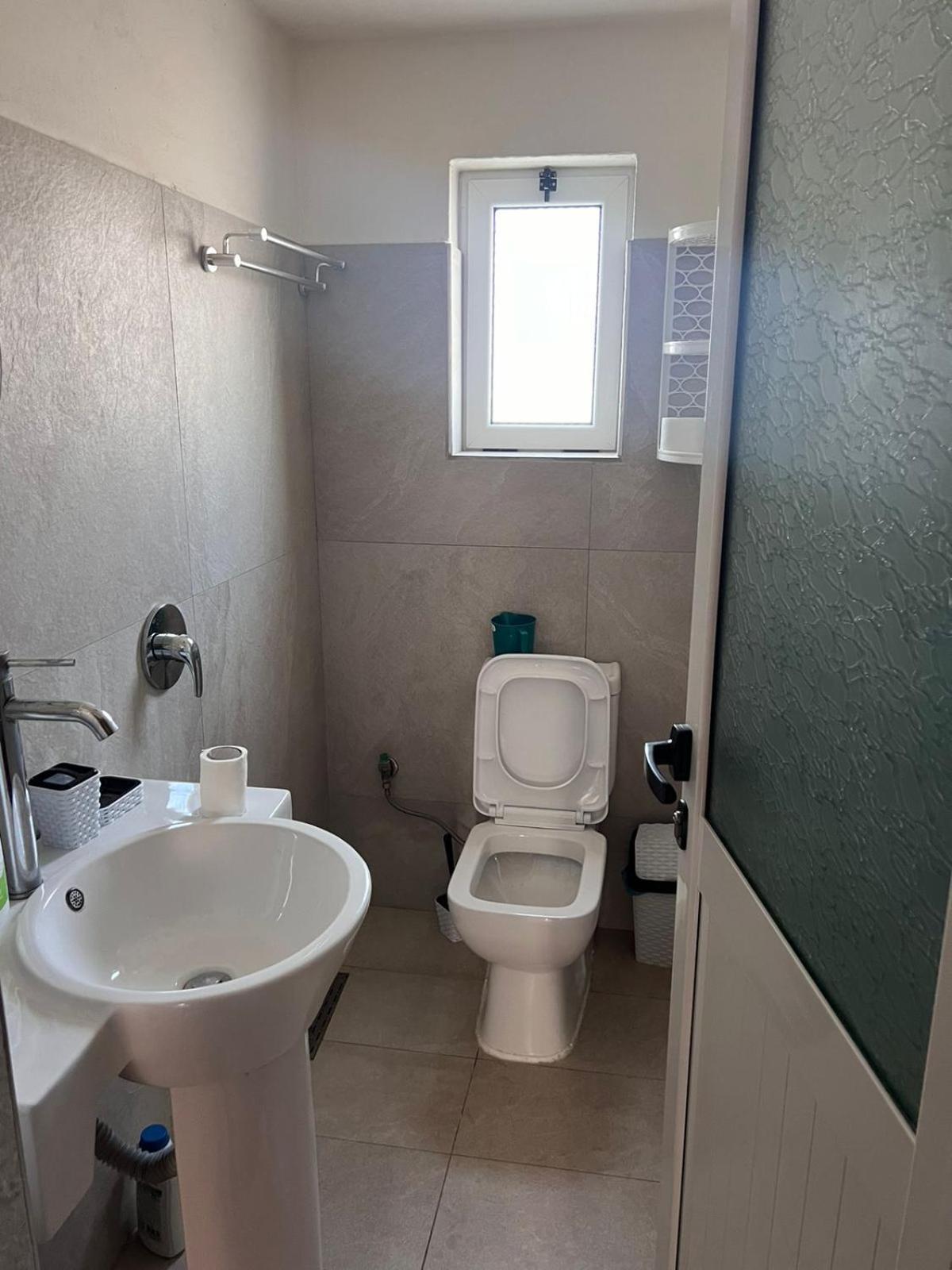 Guest Rooms Arbri Vlorë Exterior foto